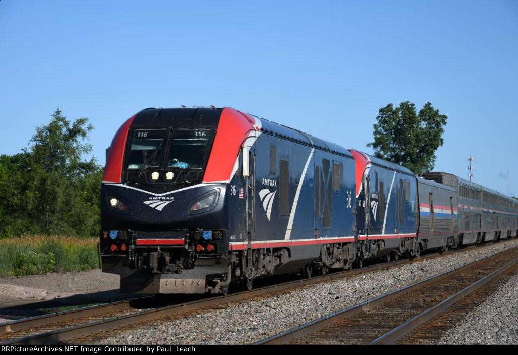 Late running eastbound "Empire Builder"